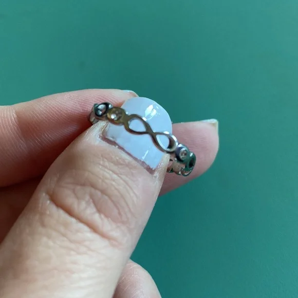 🆕NIP:Silver Infinity with Iridescent Gems Ring- Size 10 - Picture 3 of 5